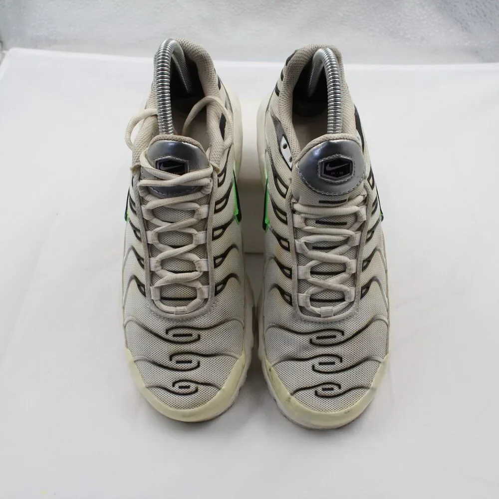 Nike Air Max Plus White Green Strike DN6997-100 Women's Size 7.5 TN